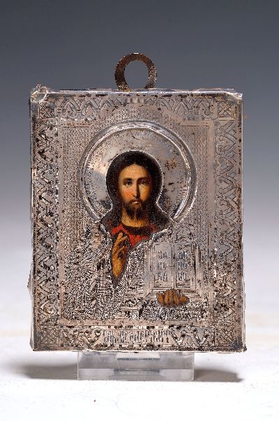 Kleine Ikone, Russland, um 1900, Christus Pantokrator, Tempera auf Holz, Oklad wohl Silber (nicht gepunzt, Säuretest) fein ziseliert und ...