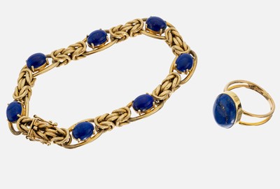 14 kt Gold Lapislazuli-Konvolut, GG 585/000, best. aus: 1 Ring, RW 57, ovaler Lapislazulicabochon, und 1 Armband, L. ca. 19.5 cm, 7 ovale ...