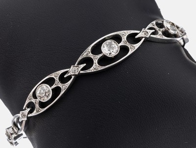 14 kt Gold Art Deco Diamant-Armband, um 1920- 30, WG 585/000 gepr., 9 Altschliffdiamantenzus. ca. 3.45 ct Weiß-get.Weiß/p, 3 Glieder bes. mit ...