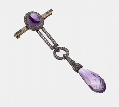 14 kt Gold Amethyst-Diamant-Brosche, um 1900, GG 585/000 gepr., schauseitig Platin, Amethystpampel ca. 15.50 ct, umgeben von Diamantrosen zus. ca. ...