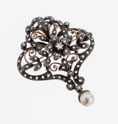 18 kt Gold Diamant-Perl-Brosche, GG 750/000gepr., wohl Portugal um 1950-80, nach älterem Vorbild, schauseitig Silber, 1 Brillant und Diamantrosen ...
