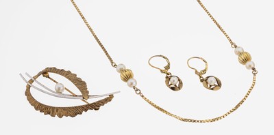 8 kt Gold Perl-Konvolut, GG 333/000, best. aus: 1 Collier, L. ca. 87 cm, Venezianerkette,Zuchtperlen als Zwischenglieder, D. ca. 5.2 mm, ...