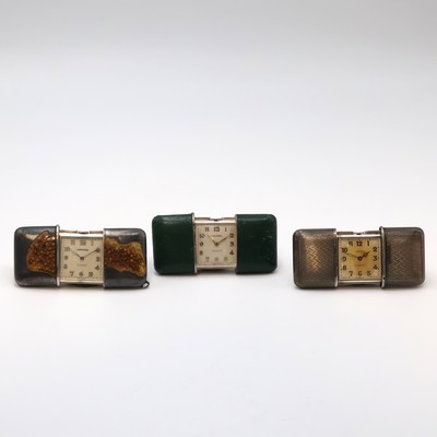 3 MOVADO Ermeto Schiebeührchen in Silber, Schweiz um 1930, Handaufzug, Geh. 1 x guill., 1 x Leder-bezogen, 1 x ehemals m. Leder bezogen, silb. ...