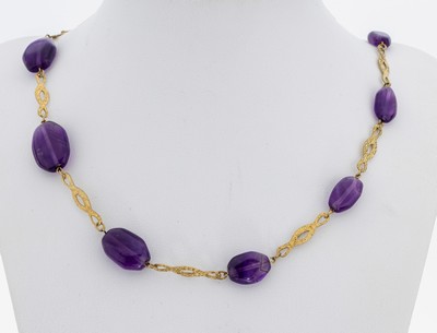 8 kt Gold Amethyst-Collier, GG 333/000, part. strukt., Amethyst-Zwischenglieder in versch. Formen und Größen, L. ca. 57 cm, Federringschließe, ...