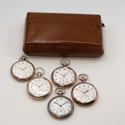 5 offene Silbertaschenuhren, Schweiz um 1910, Geh. dell., 4 x guill. und 1 x floral grav., Emailzifferbl. teils. riss., arab. Zahlen, kl. Sek. bei 6, ...
