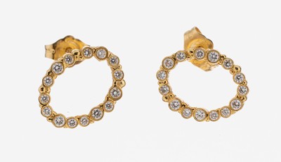 Paar 18 kt Gold Brillant-Ohrstecker, GG 750/000, ovaler Kranz, 30 Brillanten zus. ca. 0.50 ct Weiß/si, ca. 2.0 g, Reinigung empfohlen