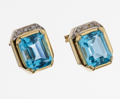 Paar 14 kt Gold Topas-Diamant Ohrstecker, GG/WG 585/000, 2 Topas-Achtecke zus. ca. 6.00 ct, 6 8/8-Diamanten zus. ca. 0.06 ct Weiß/si, ca. 5.6 g