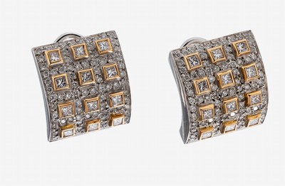 Paar 18 kt Gold Diamant-Ohrstecker, GG/RoseG 750/000, 164 Brillanten und 24 Princess Cut Diamanten zus. ca. 2.22 ct Weiß/vvs-vs, ca. 17.2 g, ...