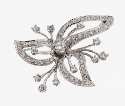 14 kt Gold Diamant-Brosche, WG 585/000, abstrakte Blüte, 59 Brillanten und 8/8- Diamanten zus. ca. 1.20 ct Weiß/si, ca. 7.5 g