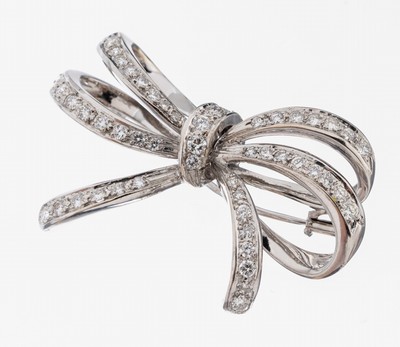 14 kt Gold Diamant-Brosche, WG 585/000, Darstellung einer Schleife, 50 Brillanten und 8/8-Diamanten zus. ca. 1.30 ct Weiß/si, ca. 4.5 x 2.6 cm, ca. ...