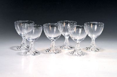 6 Likörgläser, Lalique, Frankreich, farbloses Glas, in sich gedrehter Standfuß, am Boden signiert, H. 9,2 cm