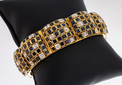 18 kt Gold Saphir-Brillant-Armband, GG 750/000 gepr., schwere Verarbeitung, 192 Saphir-Carrees zus. ca. 20.0 ct, 48 Brillanten in rhod. Fassungen ...