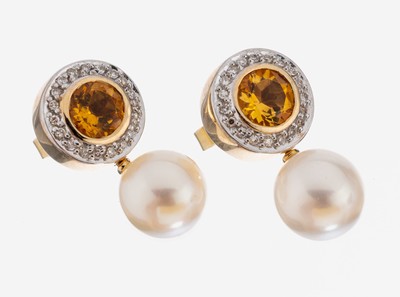 Paar 14 kt Gold Citrin-Diamant-Perl -Ohrstecker, GG 585/000, 2 rundfacett. Citrine zus. ca. 2.0 ct, 38 8/8-Diamanten zus. ca. 0.19 ct Weiß/p, 2 ...