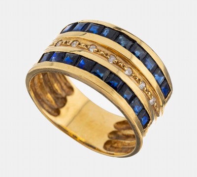 18 kt Gold Saphir-Brillant-Ring, GG 750/000, 18 Saphircarrees zus. ca. 0.36 ct, 7 Brillanten zus. ca. 0.04 ct Weiß/si, RW 54, ca. 5.6 g