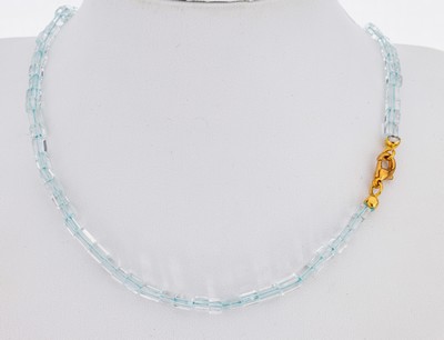 Aquamarin-Collier, Aquamarin-Quader in versch. Größen, L. ca. 45.5 cm, Karabinerschließe Metall verg.