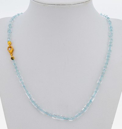 Aquamarin-Collier, Aquamarinquader in versch. Größen, L. ca. 45 cm, Karabinerschließe Metall verg.