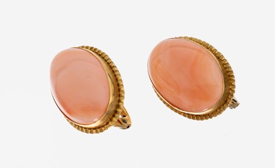 Paar 18 kt Gold Korallen-Ohrhänger, GG 750/000, ovale Engelhautkorallen-Cabochons, ca. 6.6 g, Versand nur innerhalb der EU