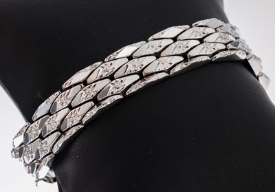 14 kt Gold Armband, WG 585/000, part. strukt., L. ca. 19 cm, Kastenschloss mit Sicherheitsacht, ca. 27.6 g