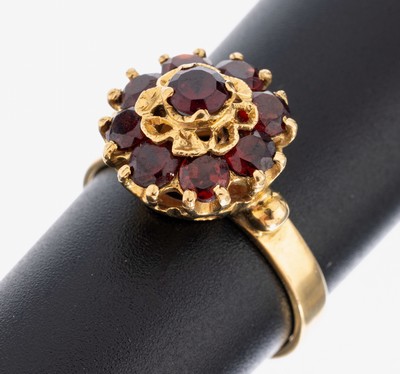 18 kt Gold Granat-Ring, GG 750/000, Aufbau in mehreren Ebenen, rundfacett. Granate, RW 58, ca. 5.7 g
