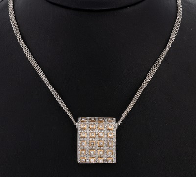 18 kt Gold Diamant-Anhänger, GG/RoseG 750/000, 150 Brillanten, 1 Stein fehlt, und 24Princess Cut Diamanten zus. ca. 2.30 ct Weiß/vvs-vs, an 2-rhg. ...