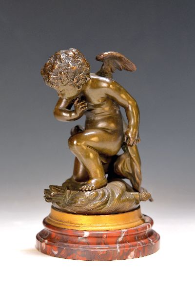 Bronzefigur von Emile Carlier, 1849-1927, Amor mit Pfeilköcher, sign., Marmorsockel, Gesamth. ca. 18cm
