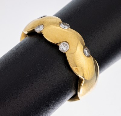 18 kt Gold QUINN Brillant-Ring, GG 750/000,wellenf. Schiene, 5 Brillanten zus. ca. 0.30 ct (grav.) Weiß/si, RW 59, ca. 11.6 g