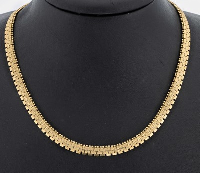 14 kt Gold Collier, GG 585/000, part. strukt., Backsteinoptik, L. ca. 45.5 cm, Kastenschloss mit Sicherheitsacht, ca. 35.9 g