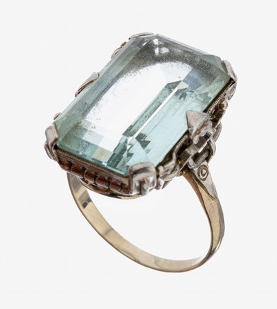 14 kt Gold Aquamarin-Ring, 1940er-50er Jahre, WG 585/000 gepr., Aquamarin im Treppenschliff ca. 17.00 ct, abstrakte Unterkaderung, RW 59, ca. 10.5 g