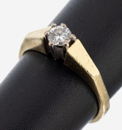 14 kt Gold Brillant-Ring, GG/WG 585/000, in WG gefasster Brillant ca. 0.20 ct Weiß/si, RW 49, ca. 3.1 g