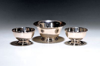 Drei Fußschälchen, Sterlingsilber, 2. Hälfte 20. Jh., 2 x Made for Grogan Company, 1 x ONC, D. ca. 7 und 10 cm