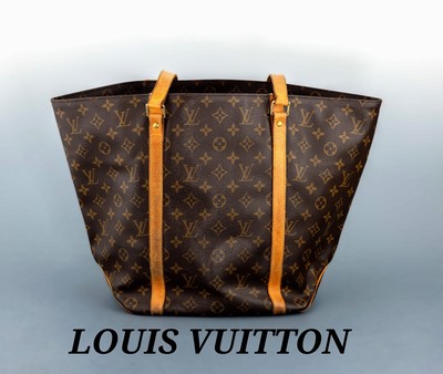 LOUIS VUITTON Handtasche, "Tote Bag", Monogram Canvas, Besätze naturfarb. Leder, innen brauner Leinenstoff, ca. 32 x 30 x 15 cm, ...