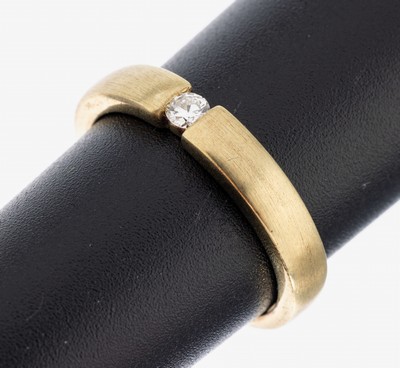 14 kt Gold Brillant-Ring, 585/000 sat., Brillant ca. 0.09 ct Weiß/si, RW 55, ca. 5.1 g
