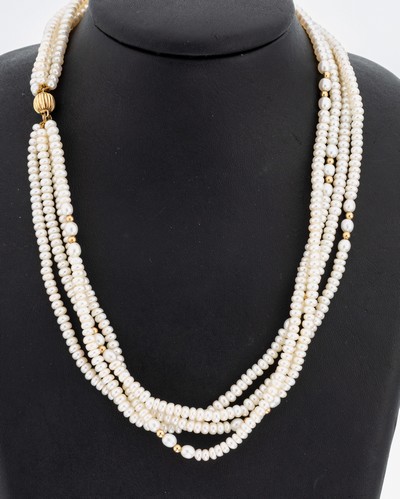 Perl-Collier mit 14 kt Gold Schließe, GG 585/000, 4-rhg., unrunde und ovale Süßwasserzuchtperlen, D. ca. 3.9-4.3 mm, Goldkugeln als ...