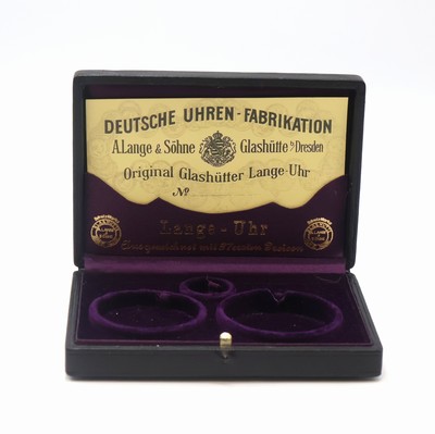 DEUTSCHE UHREN-FABRIKATION GLASHÜTTE Etui für Taschenuhr, moderner Nachbau mit Garantiekarte, für D. ca. 53 mm, M. ca. 14 x 10 cm, aus ...