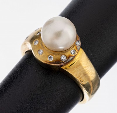 14 kt Gold Brillant-Perl-Ring, GG 585/000, 10 Brillanten zus. ca. 0.05 ct feines Weiß/si,1 Zuchtperle, D. ca. 8.15 mm, RW 55, ca. 10.0 g