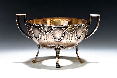 Anbietschale mit Glaseinsatz, Gebr. Deyhle, Schwäbisch Gmünd, 1.Viertel 20.Jh., 800er, Reliefdekor mit Schleifen und Girlanden, Importmarke ...