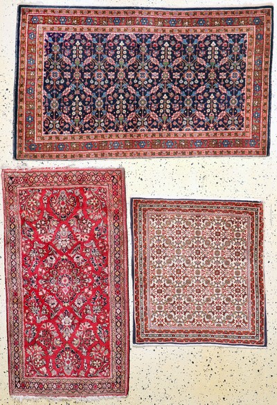 3 Lots Sarogh & Bidjar, Persien, Anfang 20.Jhd, Wolle auf Baumwolle, ca. 135 x 79 cm &ca. 78 x 70 cm, EHZ: 2-3