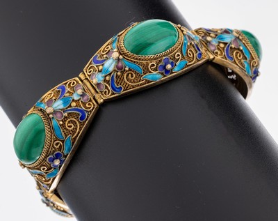 Malachit-Email-Armband, China 1960er Jahre, Silber verg., ovale Glieder mit Malachit- Cabochons, Filigranarbeit, floral emailliert, L. ca. 17 cm, ...
