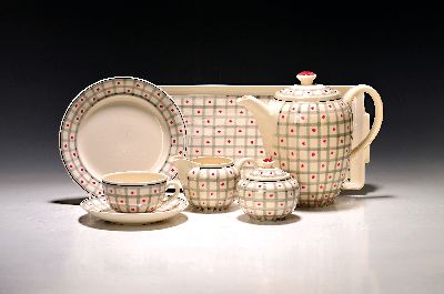 Kaffeeservice "Christa", Villeroy & Boch, 1950er-Jahre, Keramik, farbig handbemalt, Rastermuster mit roten Punkten, Kaffeekanne, 6 Tassen ...