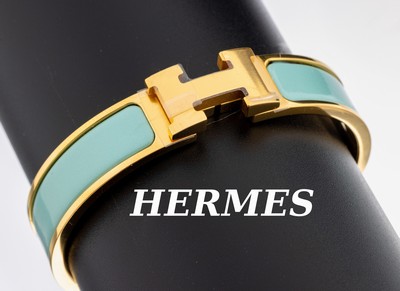 HERMES Armband, Metall verg., Modell "Le Bracelet Clic", türkisfarb. Hartlack, Made in France, D. ca. 5.5 x 4.5 cm, mit orig. Etui und ...
