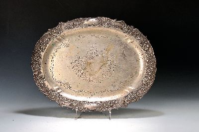 Großes Tablett, Budapest, Donaumonarchie Österreich-Ungarn, 1867-1922, 800er, Gravurdekor im Rokokostil, Fahne mit Reliefzier, 1930g, 60x46 cm, ...