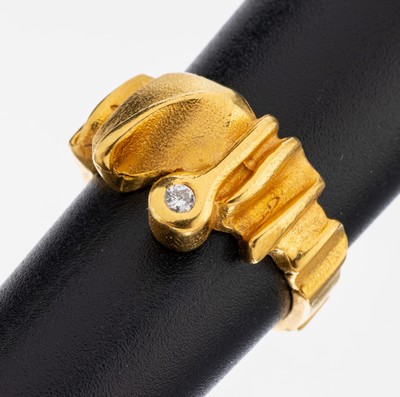 14 kt Gold Brillant-Ring, GG 585/000, abstraktes Design, erinnert an Lapponia, Brillant ca. 0.03 ct Weiß/p, RW 53, ca. 7.4 g