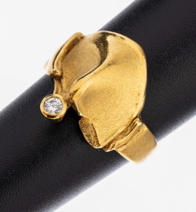 14 kt Gold Brillant-Ring, GG 585/000, abstraktes Design, erinnert an Lapponia, Brillant ca. 0.05 ct Weiß/p, RW 52, ca. 6.3 g