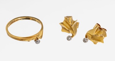 18 kt Gold LAPPONIA Brillant-Schmuckset, GG/WG 750/000, best. aus: 1 Ring, Finnland, 1980, Brillant ca. 0.03 ct (grav.) Weiß/si, RW54.5, und 1 Paar ...