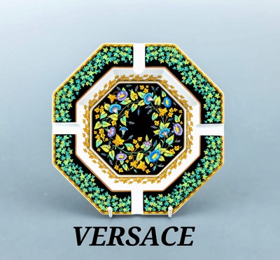 Rosenthal VERSACE Aschenbecher, "Gold Efeu", Grund weiß, mit Efeublättern in versch. Farben, Blüten in blau und lila,8-eckige ...
