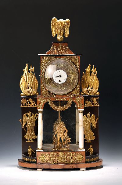 Empire Uhr mit Glockenschläger Automat, sog. Jacquemart, Habsburger Monarchie um 1810/30, Sockel in angedeutetem Demi Lune, mittig Kriegsgott, ...