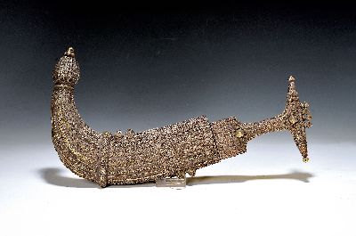 Krummdolch/Jambiya, arabisch, wohl Jemen, 20. Jh., Silberscheide und Silbergriff, Filigranarbeit, zweischneidige Stahlklinge, L. ca. 37 cm