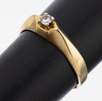 14 kt Gold Brillant-Ring, GG/WG 585/000, inWG gefasster Brillant ca. 0.06 ct Weiß/si, RW 58, ca. 2.1 g