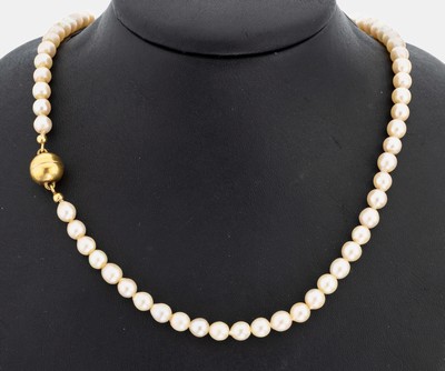 Perl-Collier, Zuchtperlen, D. ca. 6-7 mm, unrund, L. ca. 48 cm, Magnetschließe 925er Silber verg.