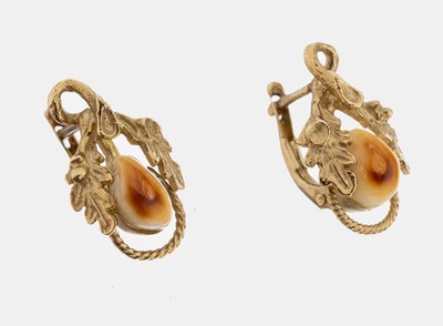 Paar 8 kt Gold Grandel-Ohrhänger, 1960er Jahre, GG 333/000, Eichenlaubdekor, 2 Grandeln, ca. 2.6 g